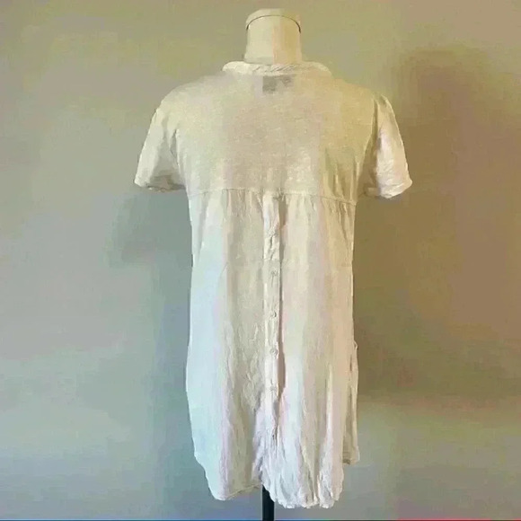 Anthropologie Left Of Center Scoop Neck White Oversized T-Shirt Button Up Back - Picture 10 of 12